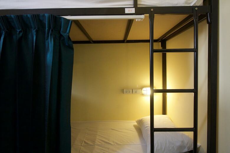 Hostal Art Hotel Sanamchai