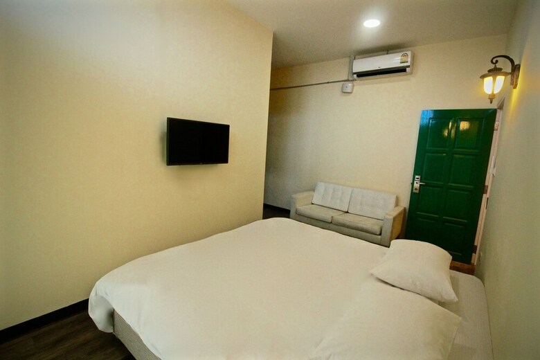 Hostal Art Hotel Sanamchai