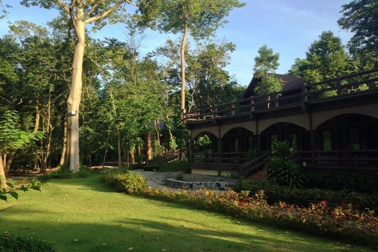 Hotel Khao Nam Fah Resort