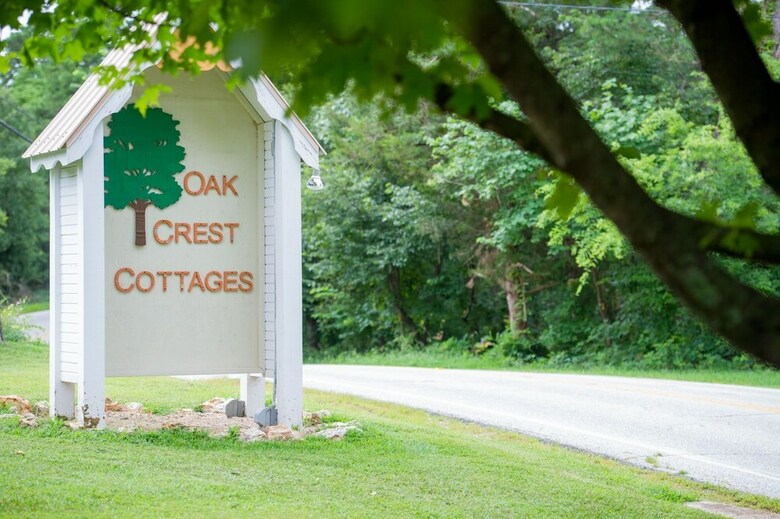 Oak Crest Cottages & Treehouses