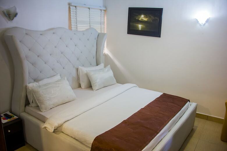 The Home Hotel Restaurant & Bar