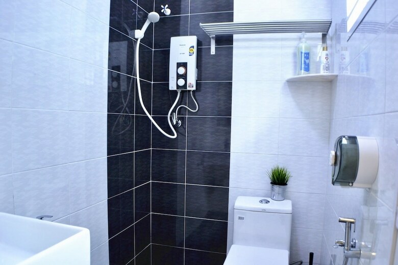 H & H Guesthouse 2
