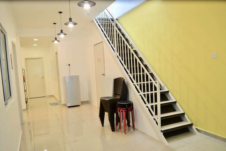 H & H Guesthouse 2