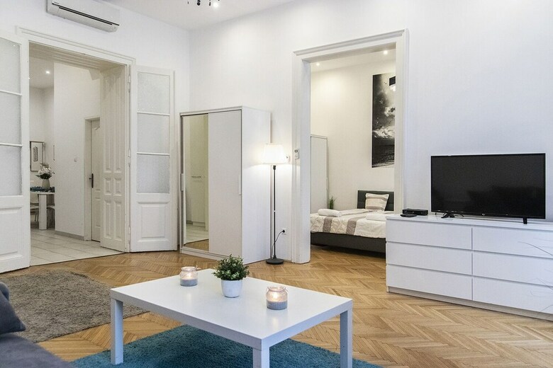 Real Apartments Vadasz