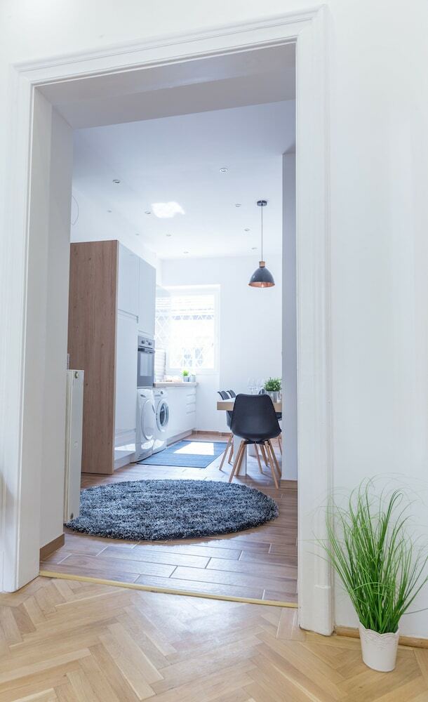 Real Apartments Zoltan