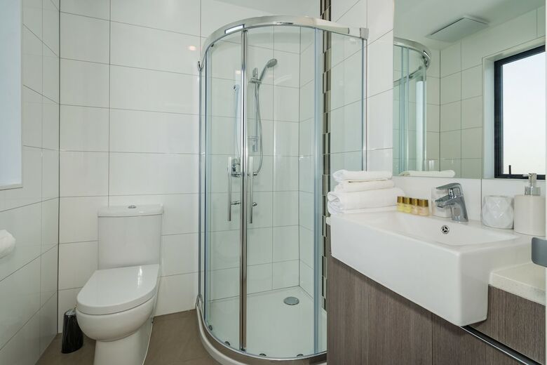 Albany Brand New Serviced Apartment