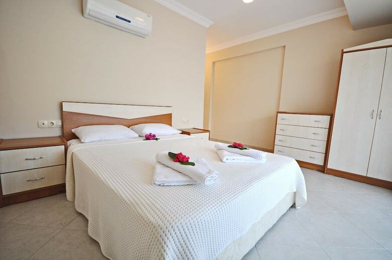 Sunset Beach Club Villas