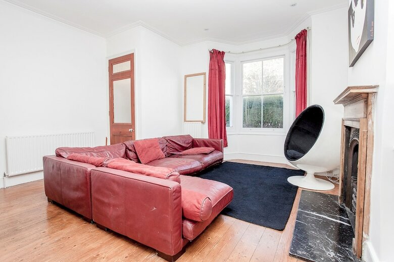 Elegant Victorian 3 Bed Home Near Hammersmith