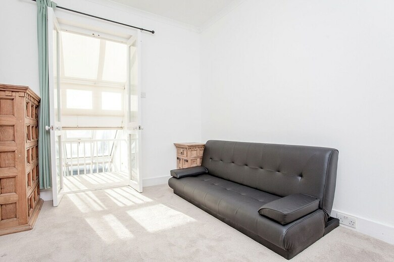 Elegant Victorian 3 Bed Home Near Hammersmith
