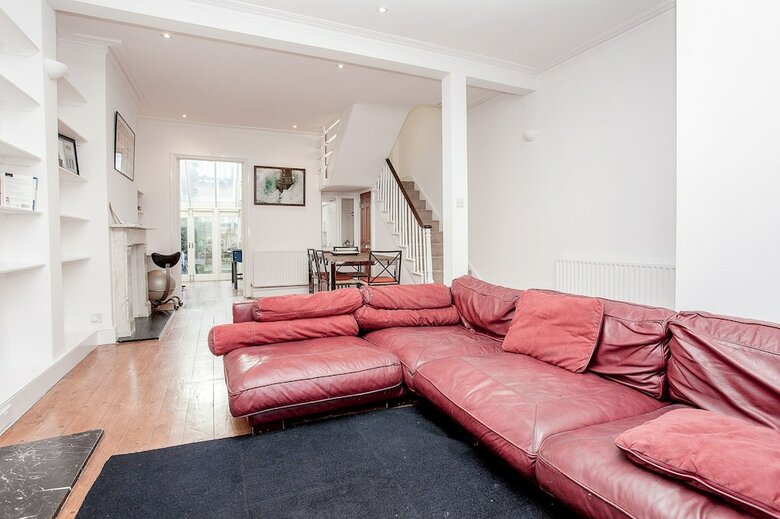 Elegant Victorian 3 Bed Home Near Hammersmith