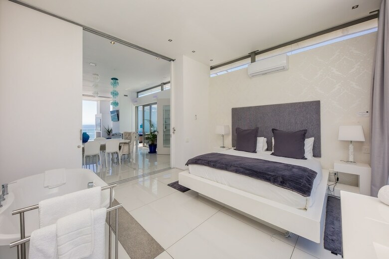 15 Views Penthouse - One Bedroom Apartment, Sleeps 2