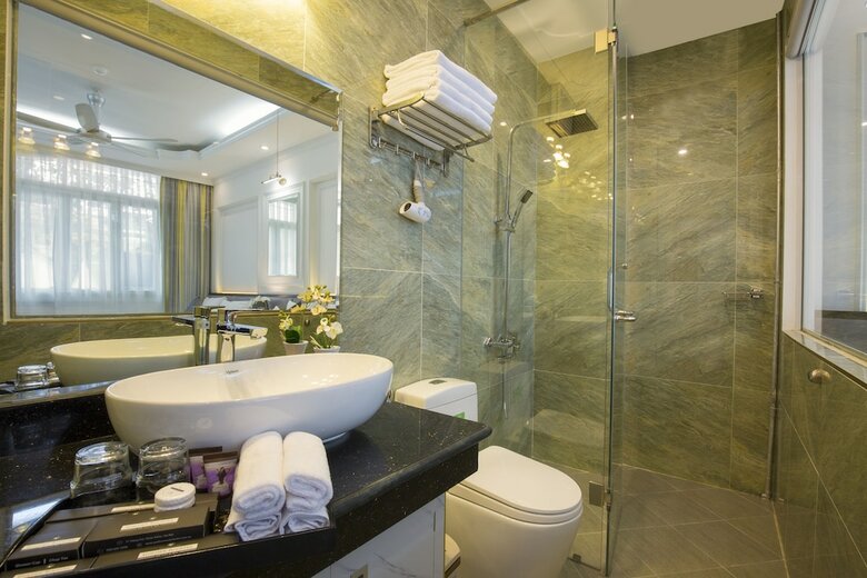 Golden Rooster Hotel