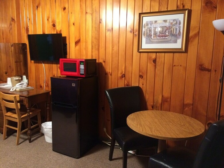 Motel Inn By The River