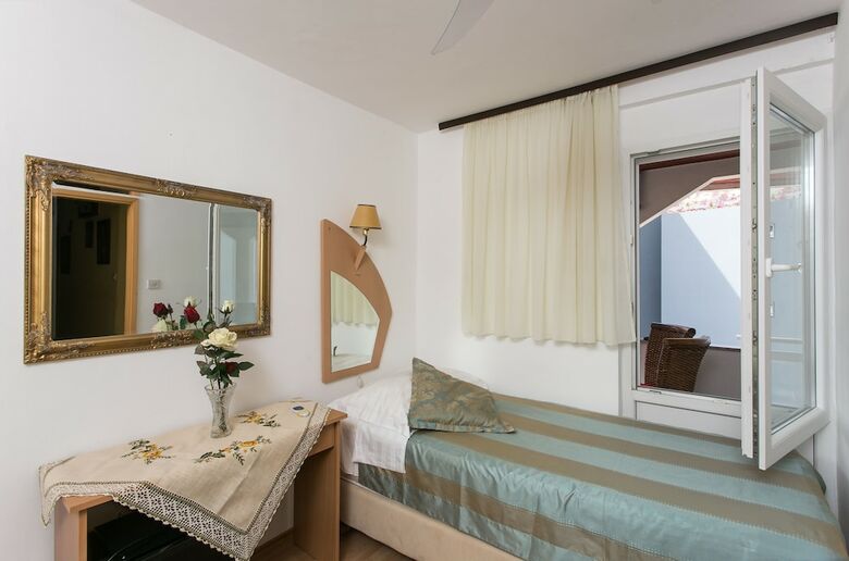 Hotel Guest House Kusalo