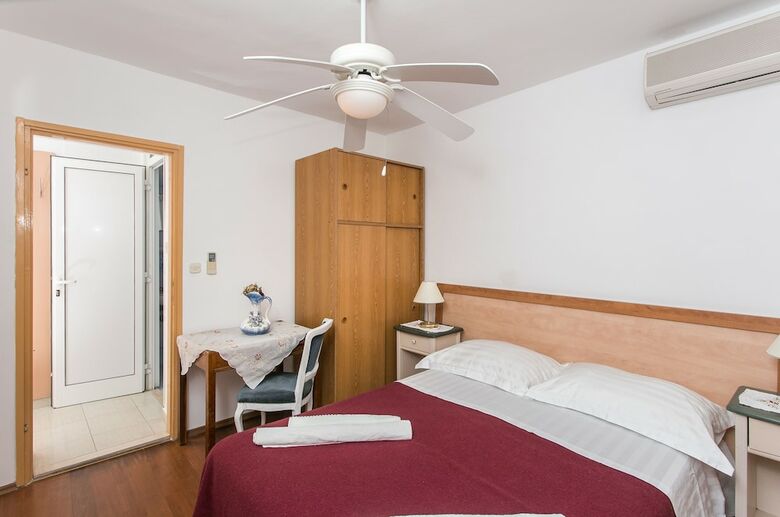 Hotel Guest House Kusalo