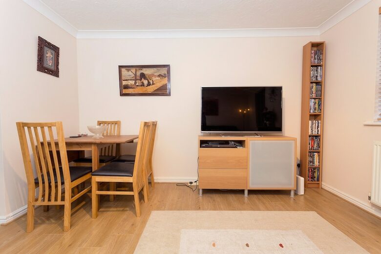 Apartamentos 2 Bedroom Flat 2 Minutes From The River