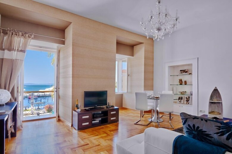 Riva And Diocletian Apartments