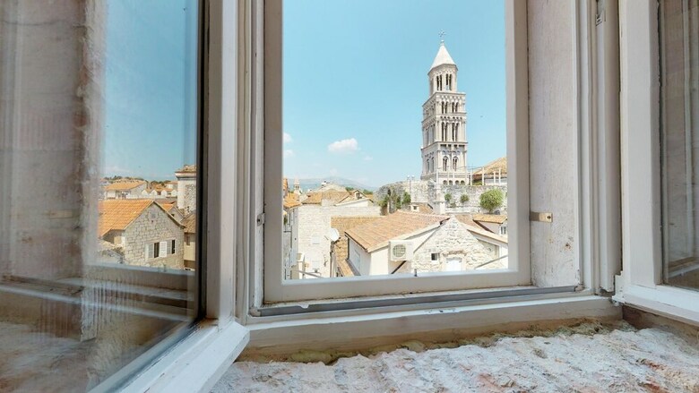 Riva And Diocletian Apartments