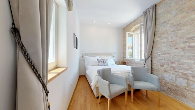 Riva And Diocletian Apartments