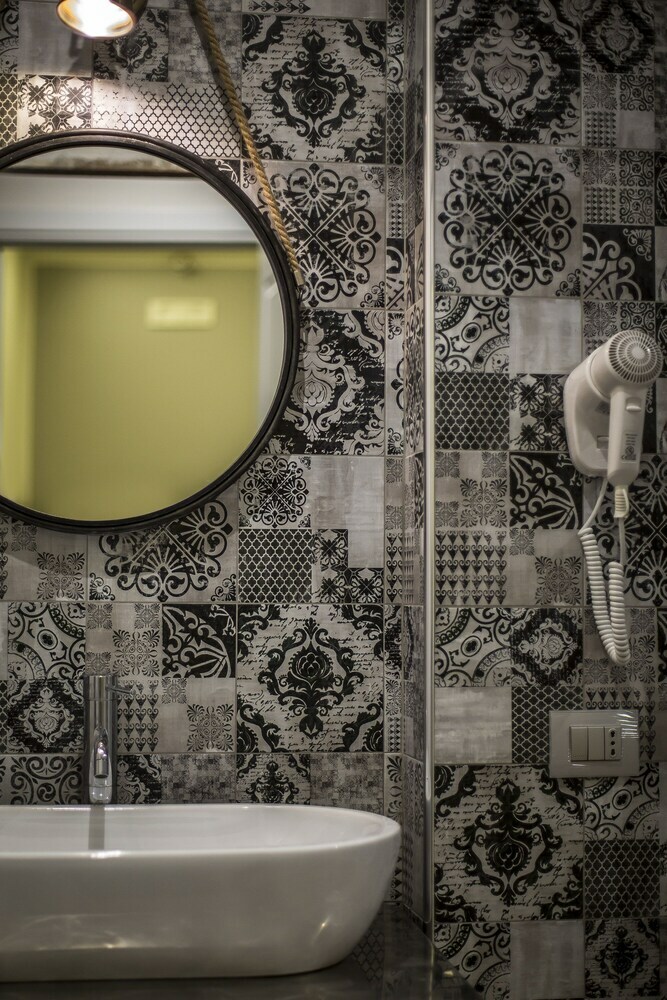 Hotel Trevi Contemporary Suite