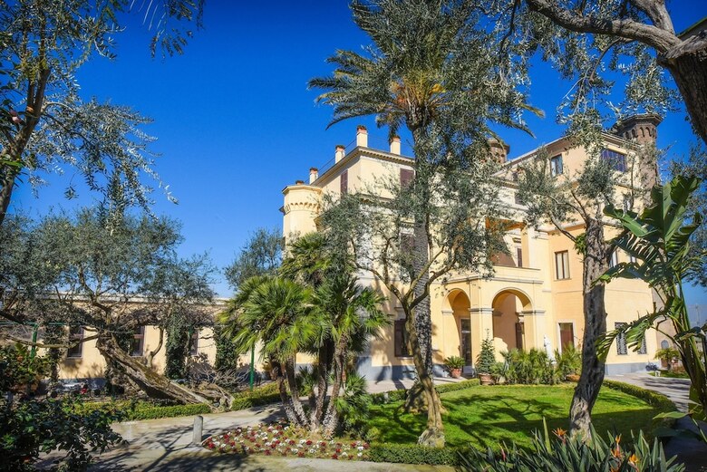 Hotel Villa Crawford - Religious Hospitality