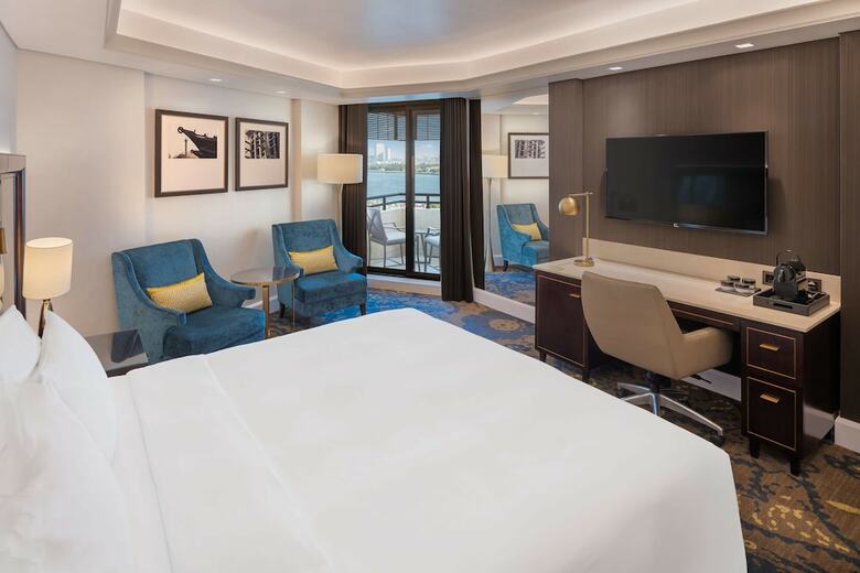 Radisson Blu Hotel, Dubai Deira Creek