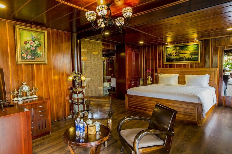 Hotel Saigon Riverside Retreat