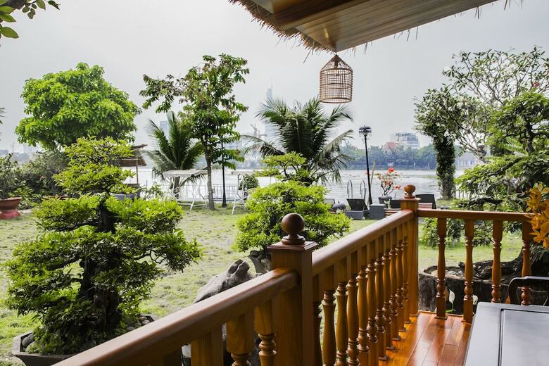 Hotel Saigon Riverside Retreat