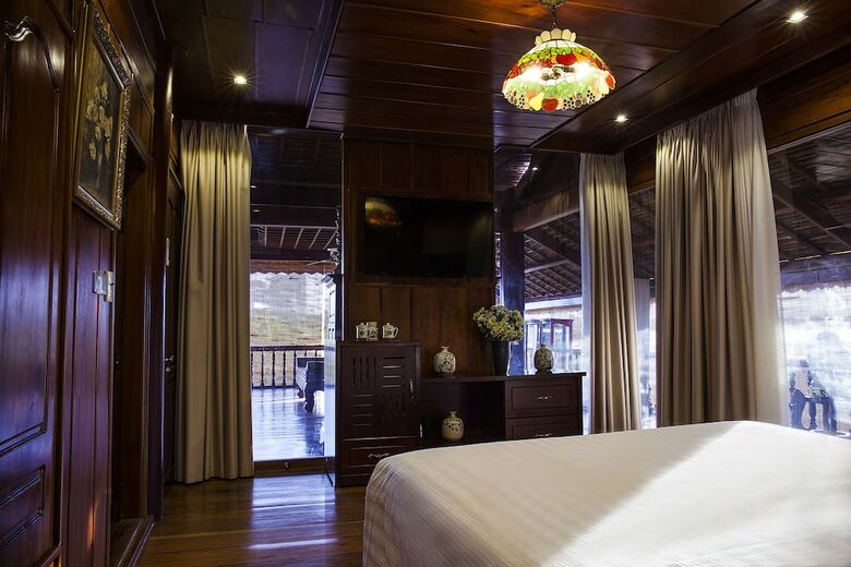 Hotel Saigon Riverside Retreat