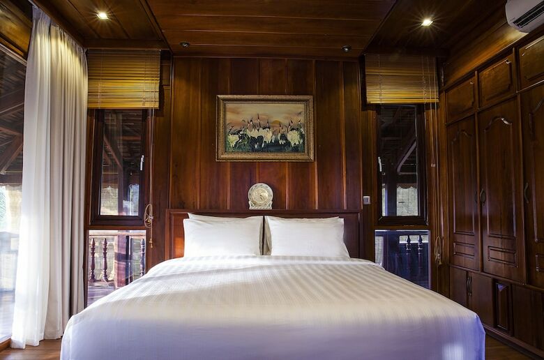 Hotel Saigon Riverside Retreat