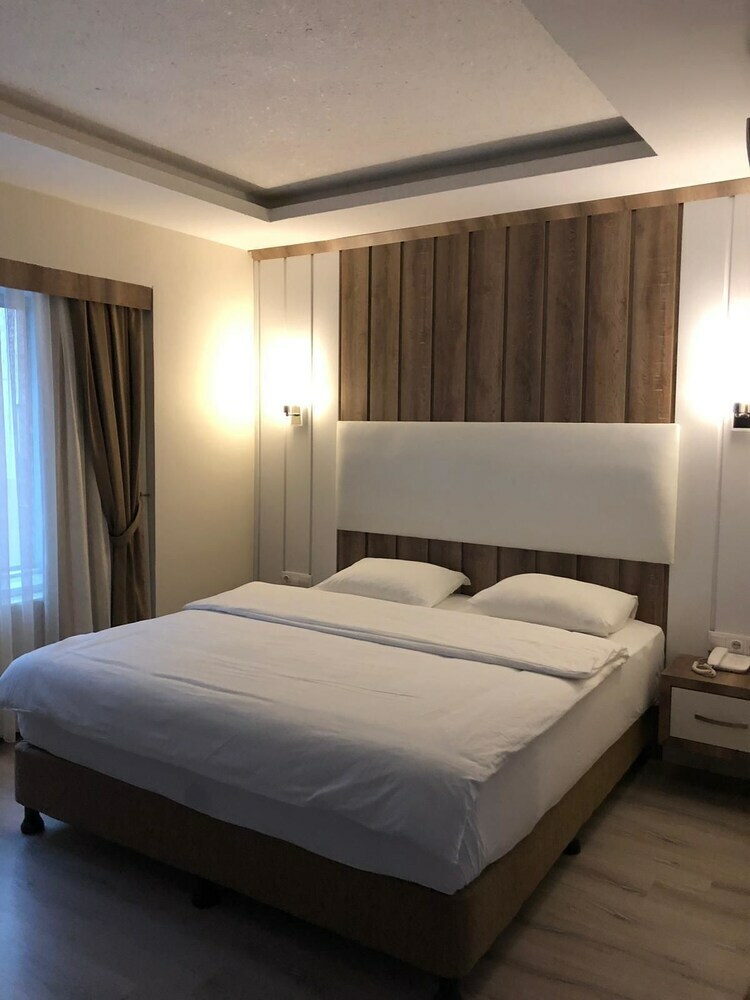 Bed & Breakfast Line Suite Hotel
