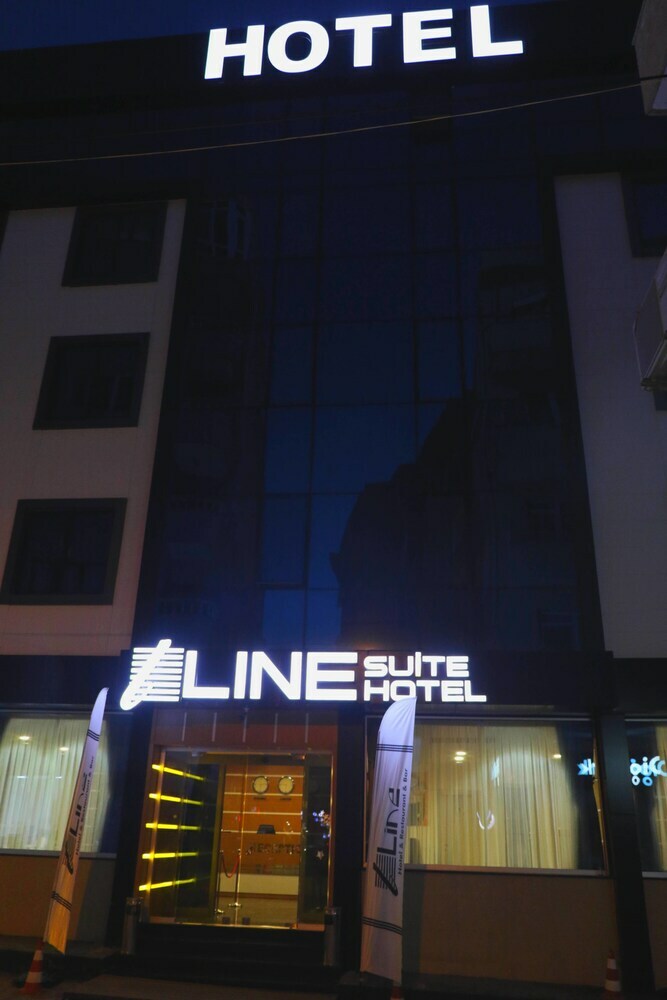 Bed & Breakfast Line Suite Hotel