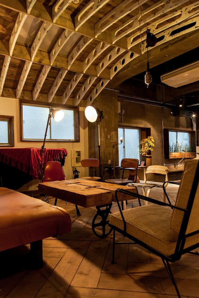 Hostal Nui. Hostel & Bar Lounge