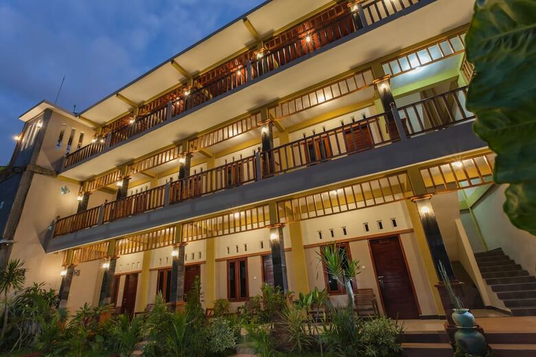 Bed & Breakfast Kintari Indah Homestay