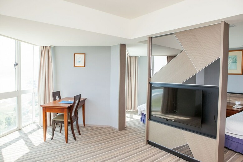 Pacific Hot Spring Hotel Green Bay(Newly Renovated)