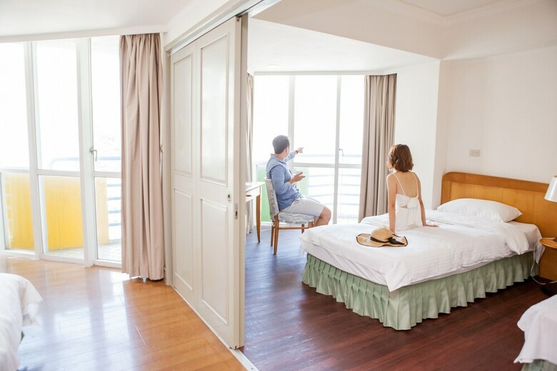 Pacific Hot Spring Hotel Green Bay(Newly Renovated)