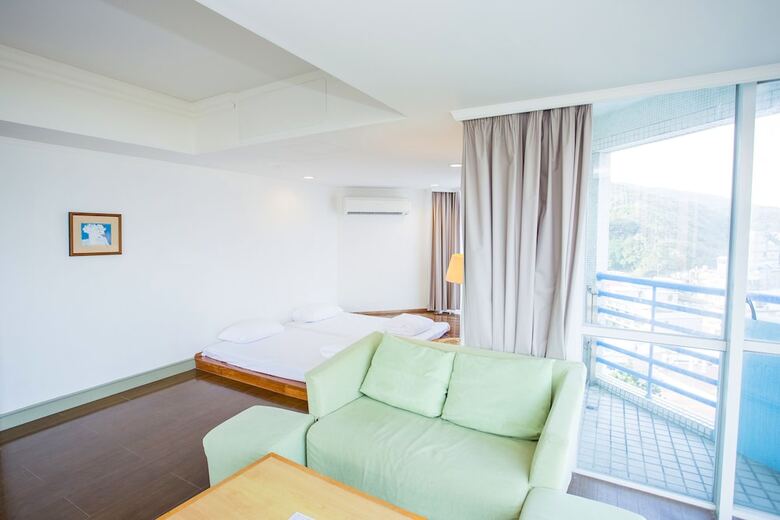 Pacific Hot Spring Hotel Green Bay(Newly Renovated)