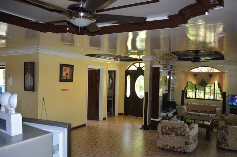 Kim Beatriz Compound