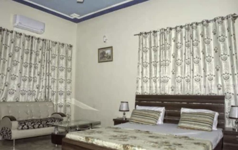 Hotel Luxurious Guest House