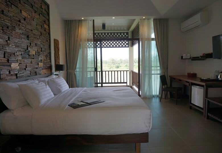 Hotel Bansaeo Garden And Resort