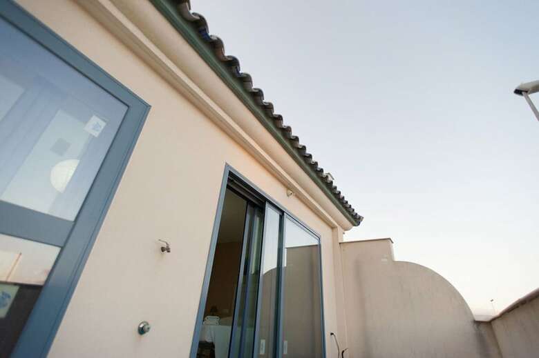 Apartamentos Livingtarifa - Techos Azules