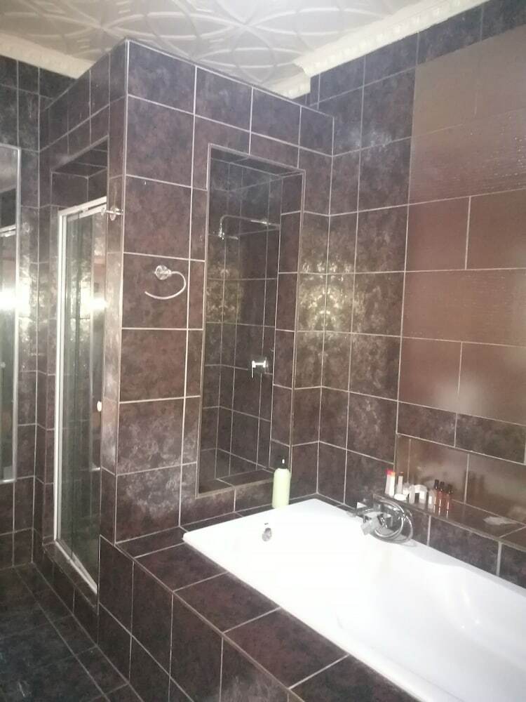 Villa Naisar Holiday Home & Cottage Primrose