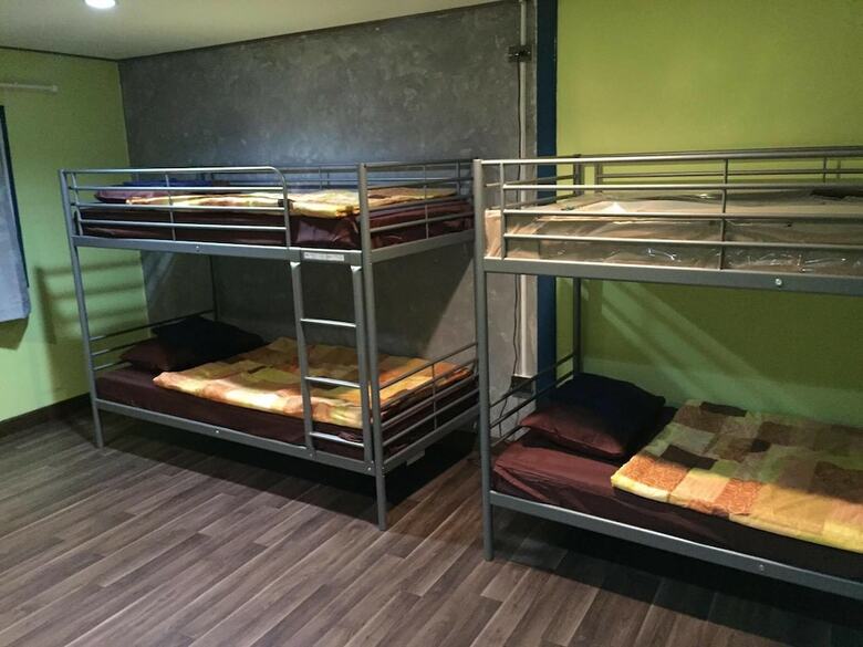 Hostal Roi 8 Host