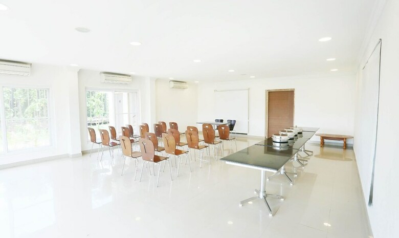 Hotel Rishi Gardens
