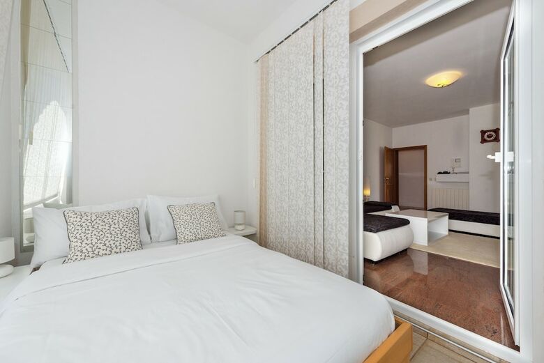 Apartments Arausa With Pool