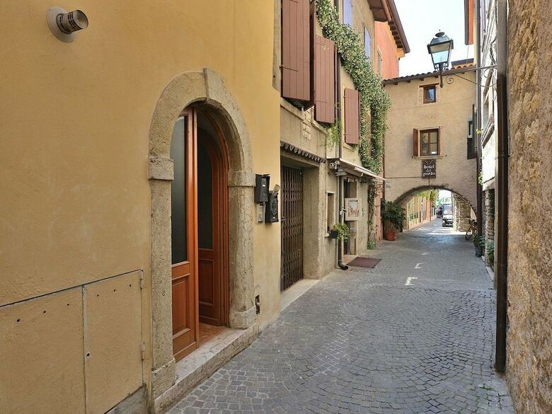 Pop Art Apartment In Downtown