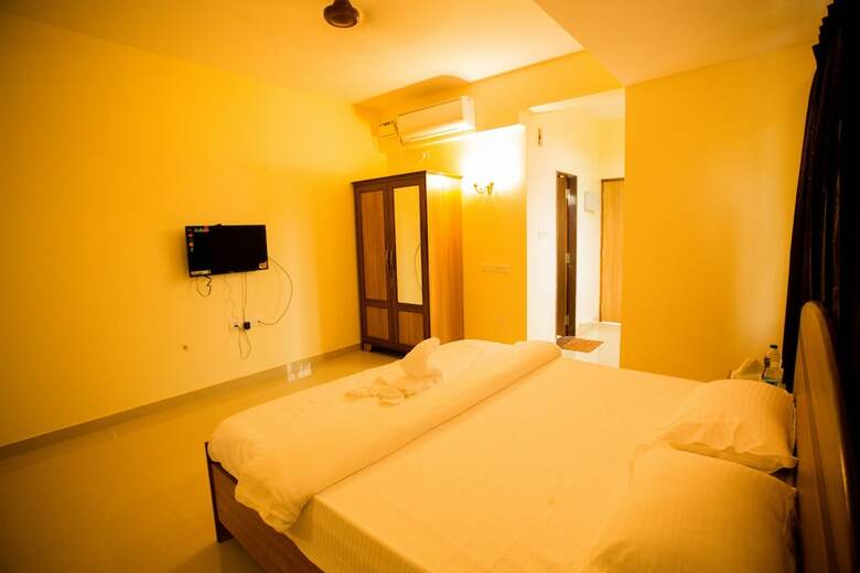 Hotel Candolim Grande