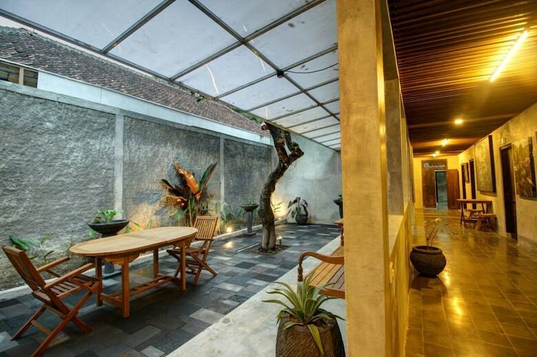 Bed & Breakfast Watu Agung Guest House