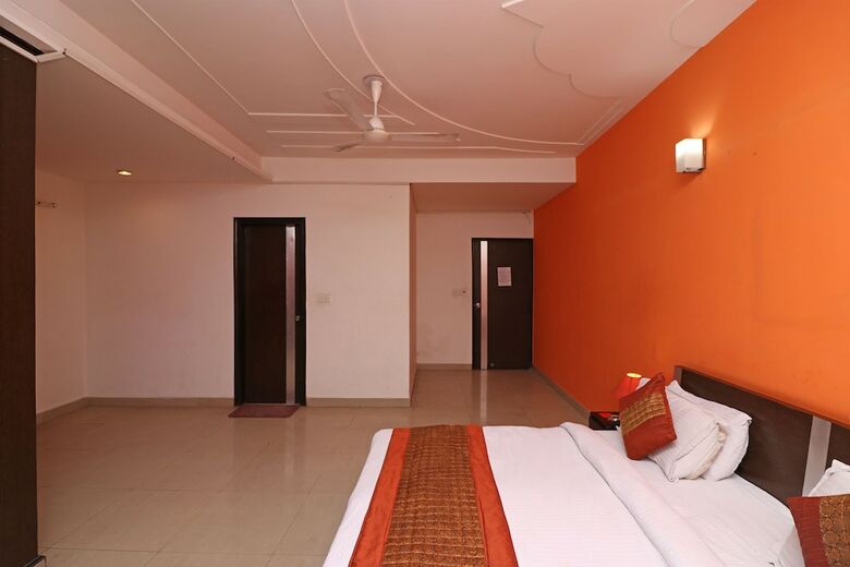 Hotel Era Residency