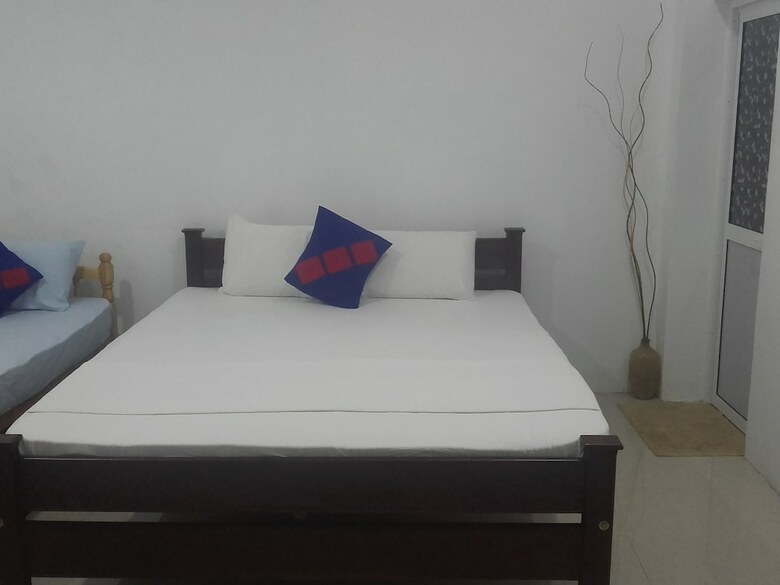 Bed & Breakfast Araliya White House